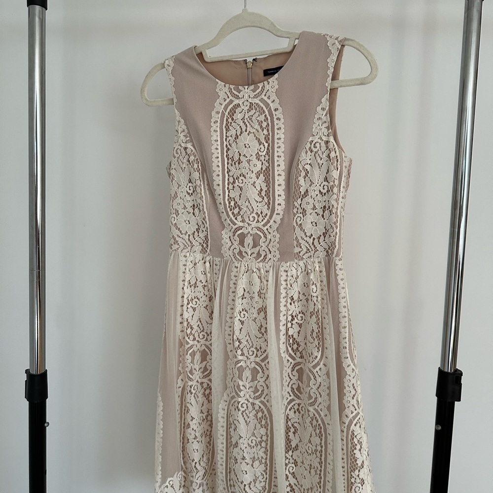 Elegant Cream Lace Dress